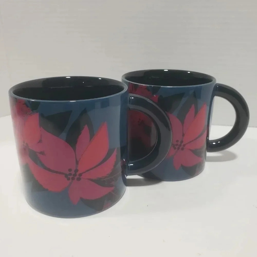 Starbucks 2021 Poinsettia/Christmas Mug 12oz Set of 2.
